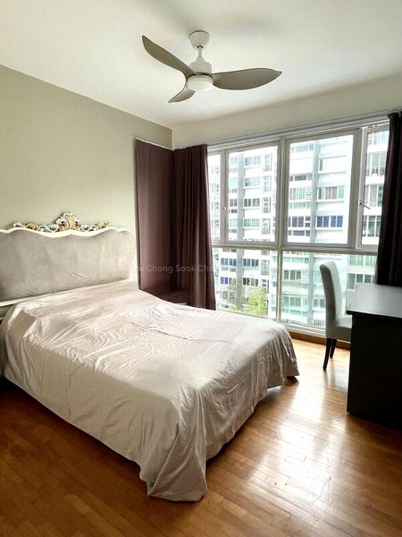 Room (Condo) for Rent in  The Esparis - Image 4